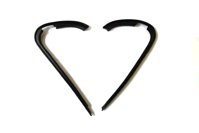 Rubber trim strip
